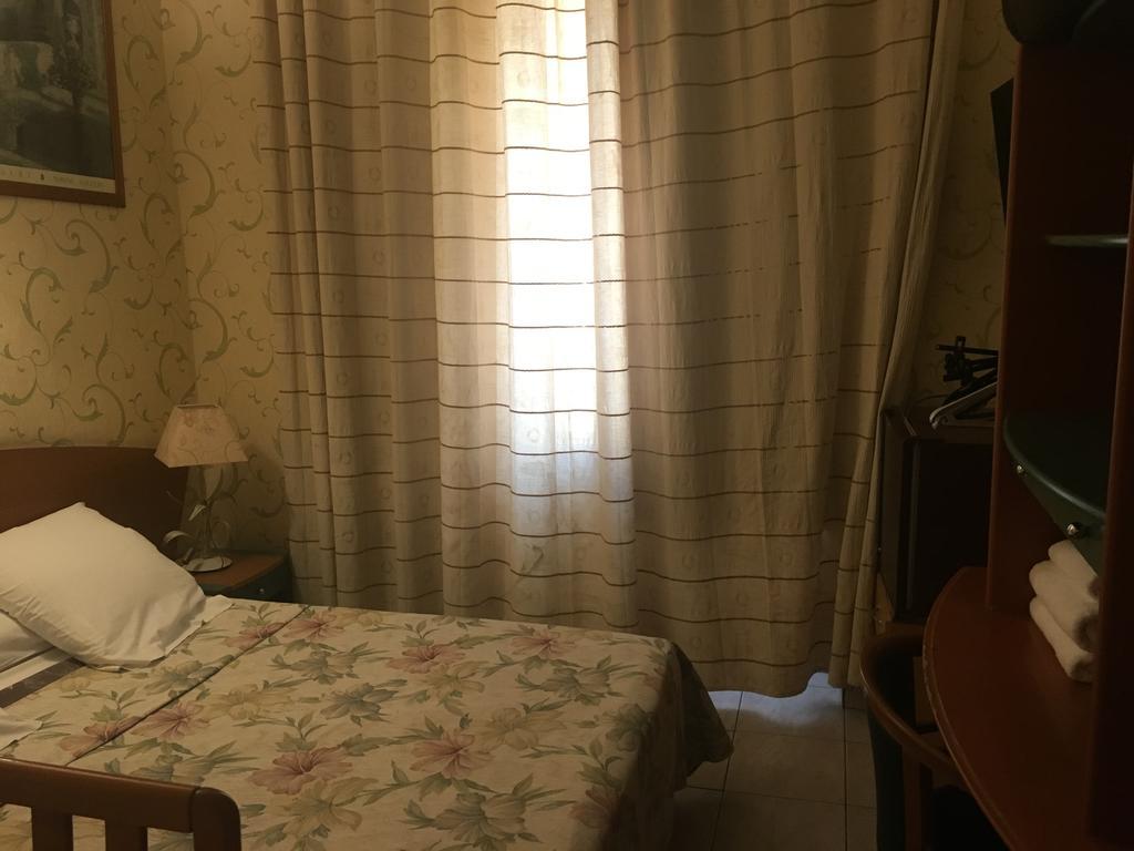 מרסיי Hotel Relax מראה חיצוני תמונה